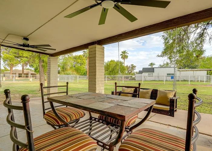 Family On > 2 Acres W/ Stables In Gilbert! *
