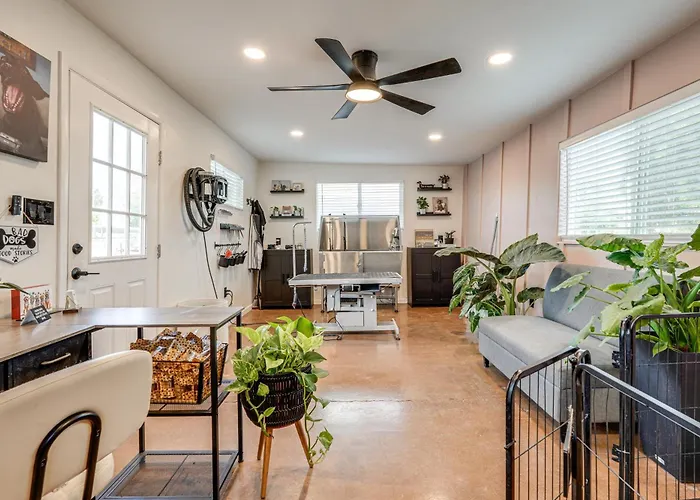 Family On > 2 Acres W/ Stables In Gilbert! Gilbert